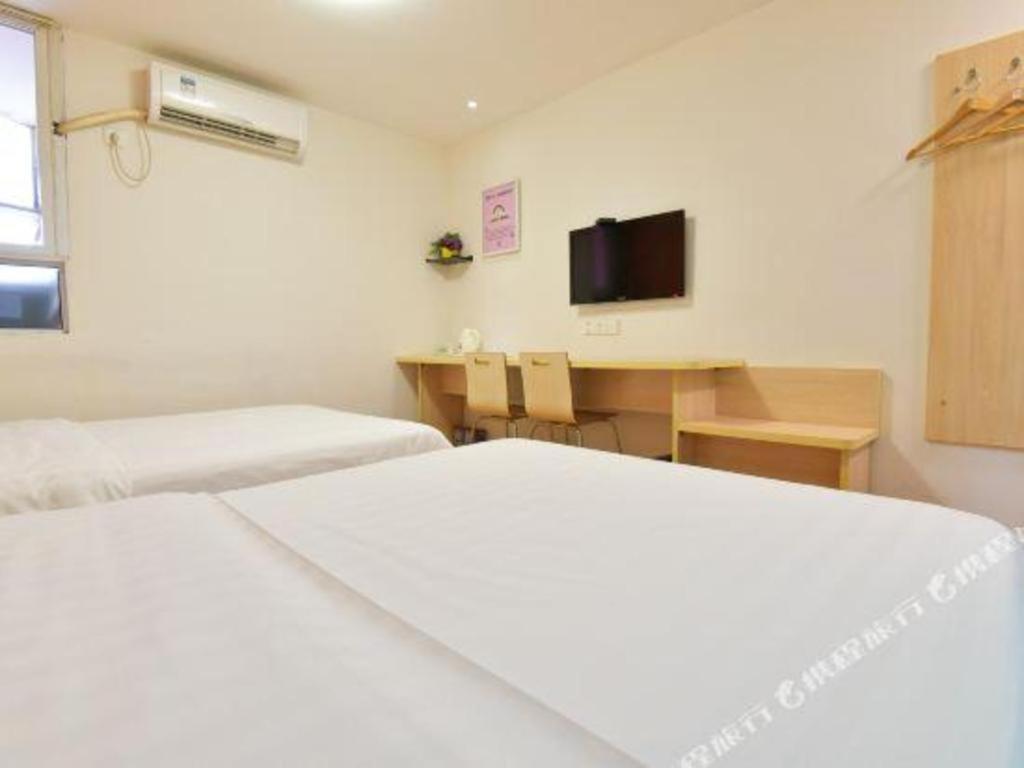 7 Days Inn Luzhou Commercial Pedestrian Street Center Exterior foto